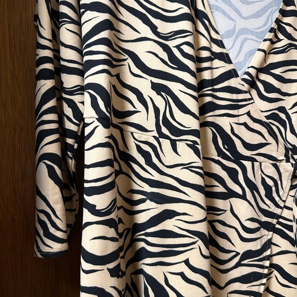 Long sleeve dress ** tags attached** - Picture 6 of 8